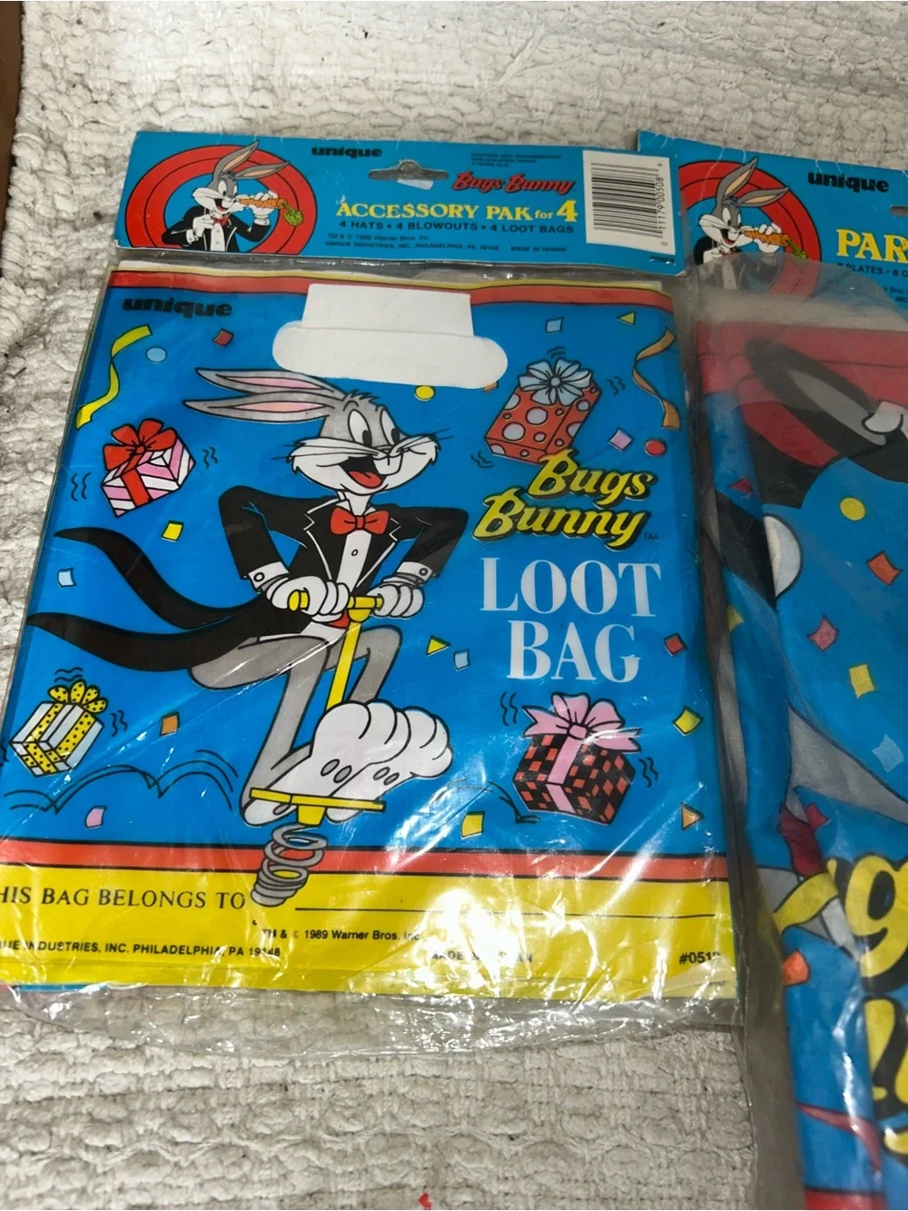 Vtg Warner Bros 1989 Bugs Bunny Bday Party Pak for 8 & Accessory Pak for 4 NOS